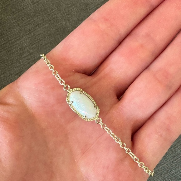 Kendra Scott Jewelry - 🤍Kendra Scott white opal adjustable gold Elaina chain bracelet!